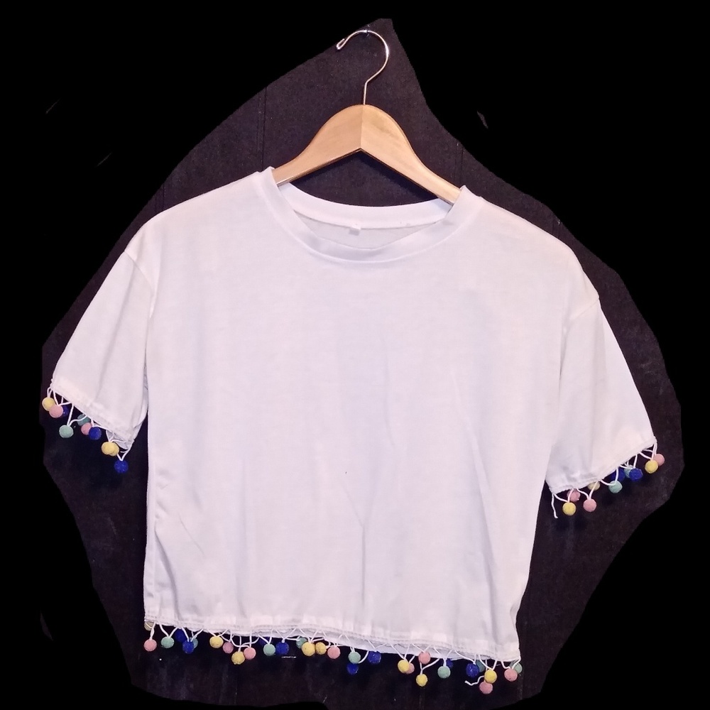 White crop top with puff edges